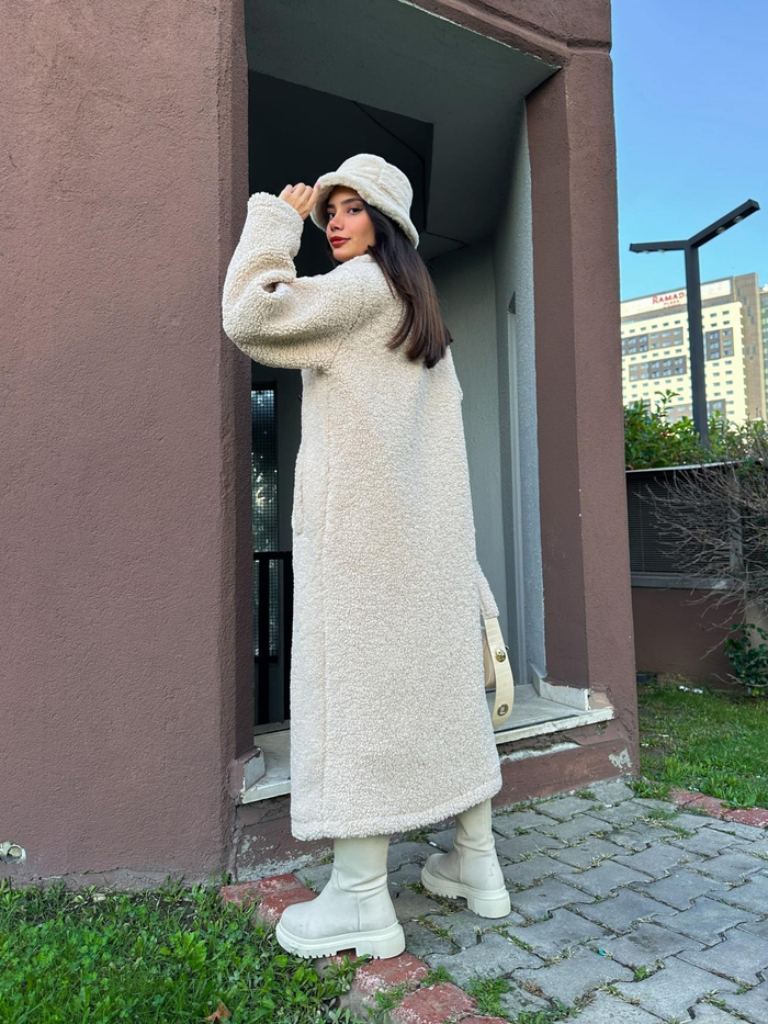 Bej Peluş Uzun Kaban