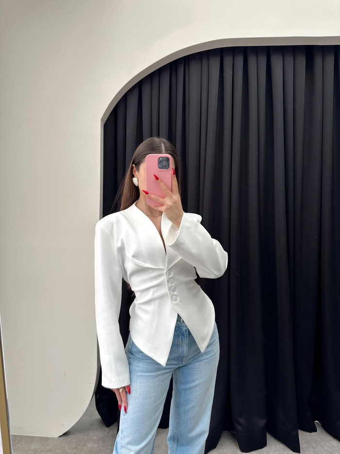 Bel Bağlama Detaylı Blazer Ceket