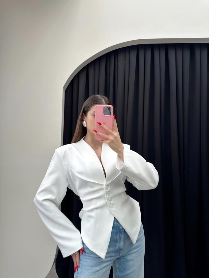Bel Bağlama Detaylı Blazer Ceket