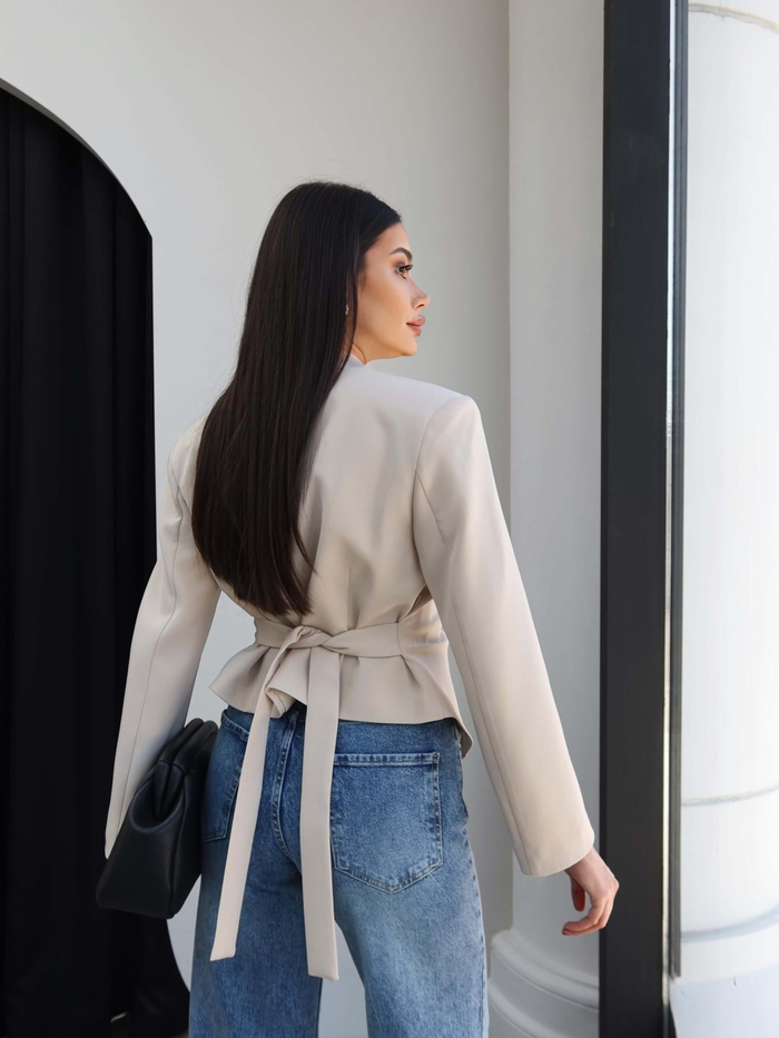 Bel Bağlama Detaylı Blazer Ceket