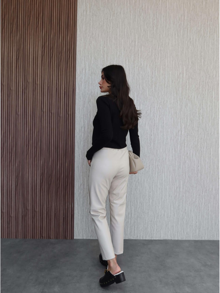 Bel Lastik Dikiş Detaylı Deri Pantolon