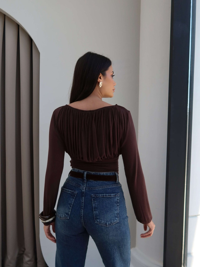 Bel Oturtmalı Büzgülü Crop Bluz