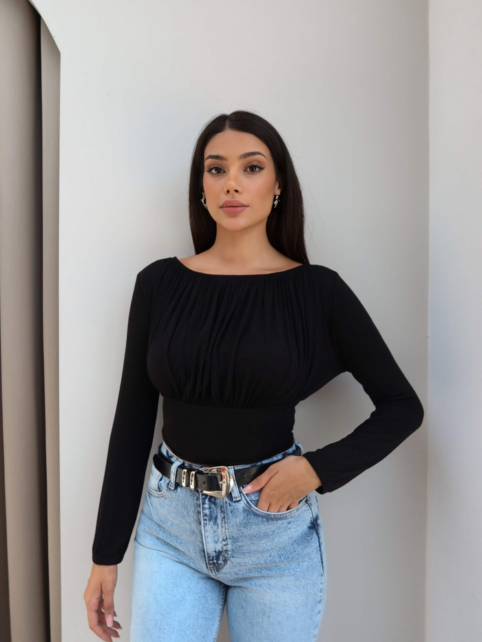 Bel Oturtmalı Büzgülü Crop Bluz