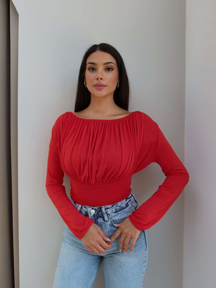 Bel Oturtmalı Büzgülü Crop Bluz