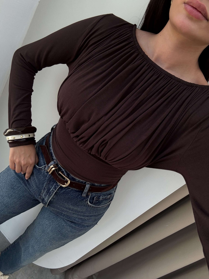 Bel Oturtmalı Büzgülü Crop Bluz