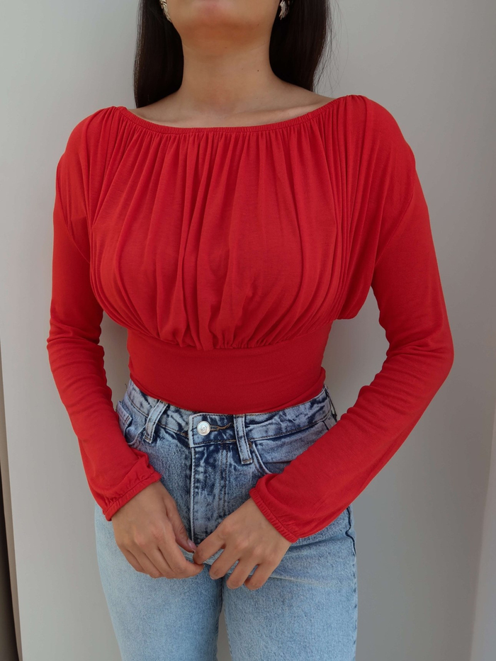 Bel Oturtmalı Büzgülü Crop Bluz