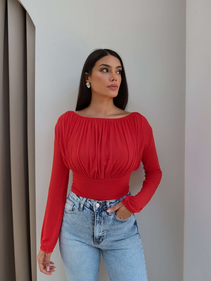 Bel Oturtmalı Büzgülü Crop Bluz