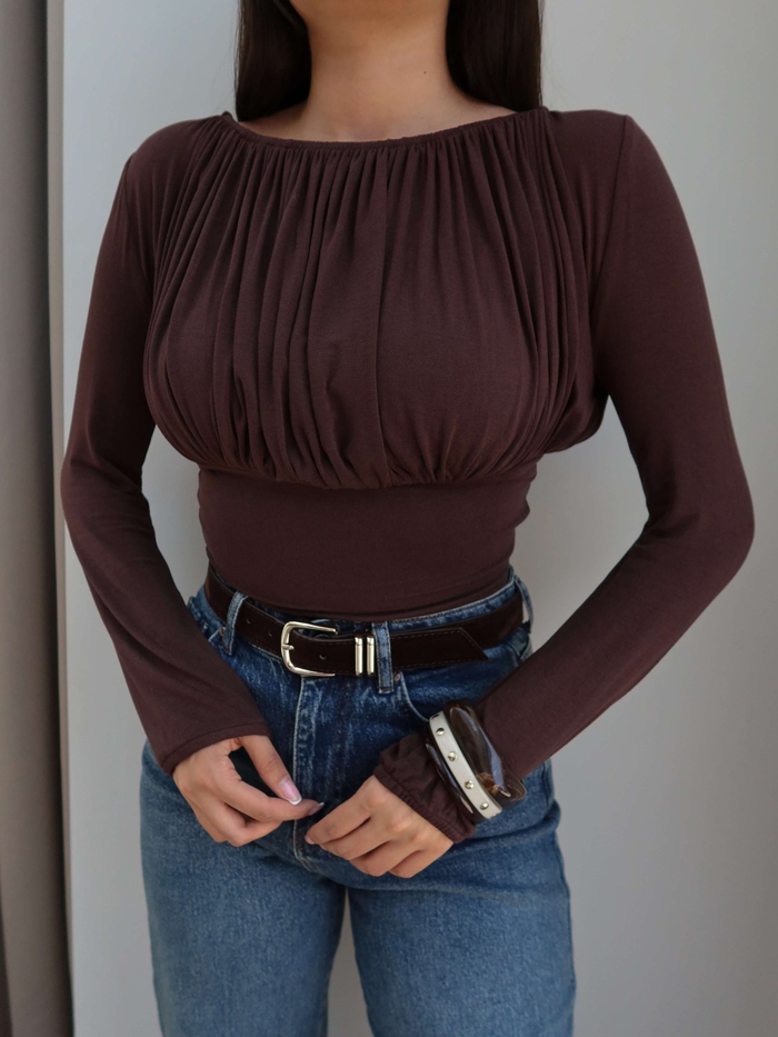 Bel Oturtmalı Büzgülü Crop Bluz
