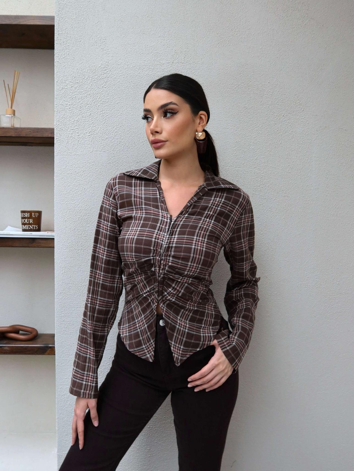Bel Oturtmalı Ekose Gömlek