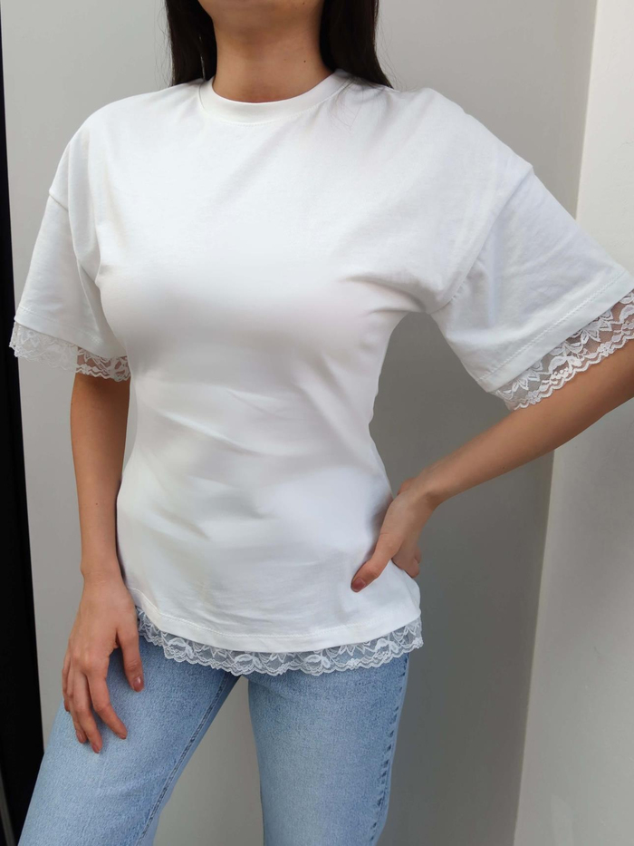 Belden Oturtmalı Dantel Detay Tshirt