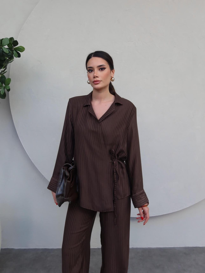Belden Ve Önden Bağlamalı Vatkalı Çizgili Takım