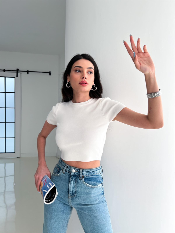 Beyaz Bisiklet Yaka Kısa Kol Crop