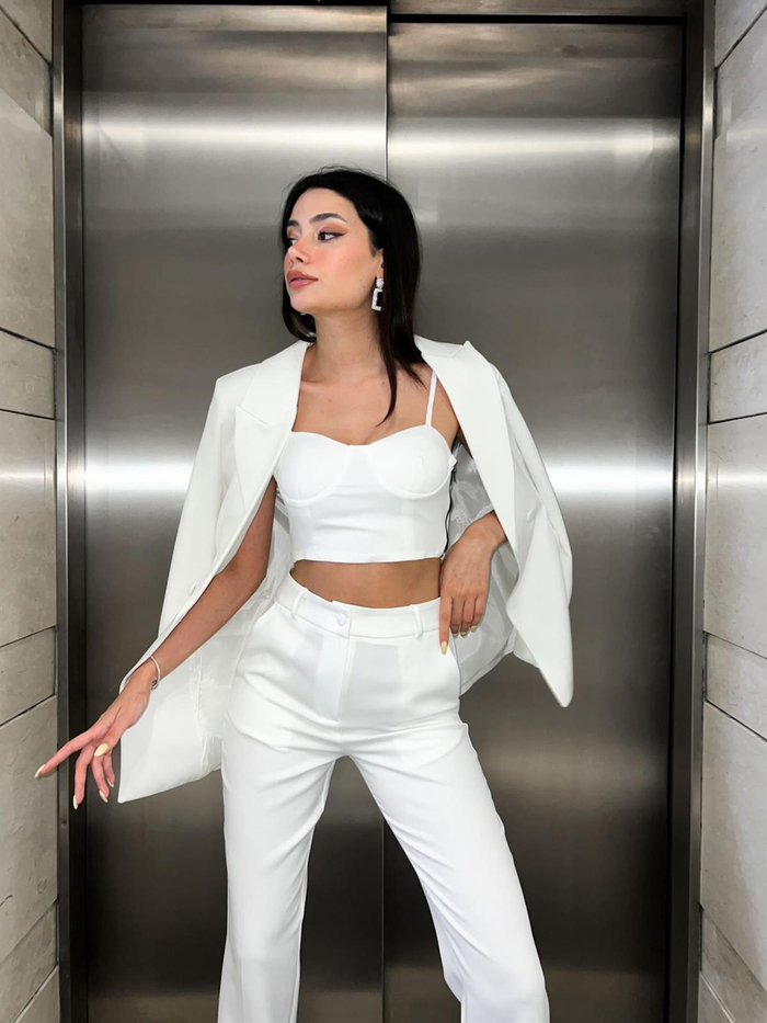 Beyaz Crop Blazer Pantolon Takım