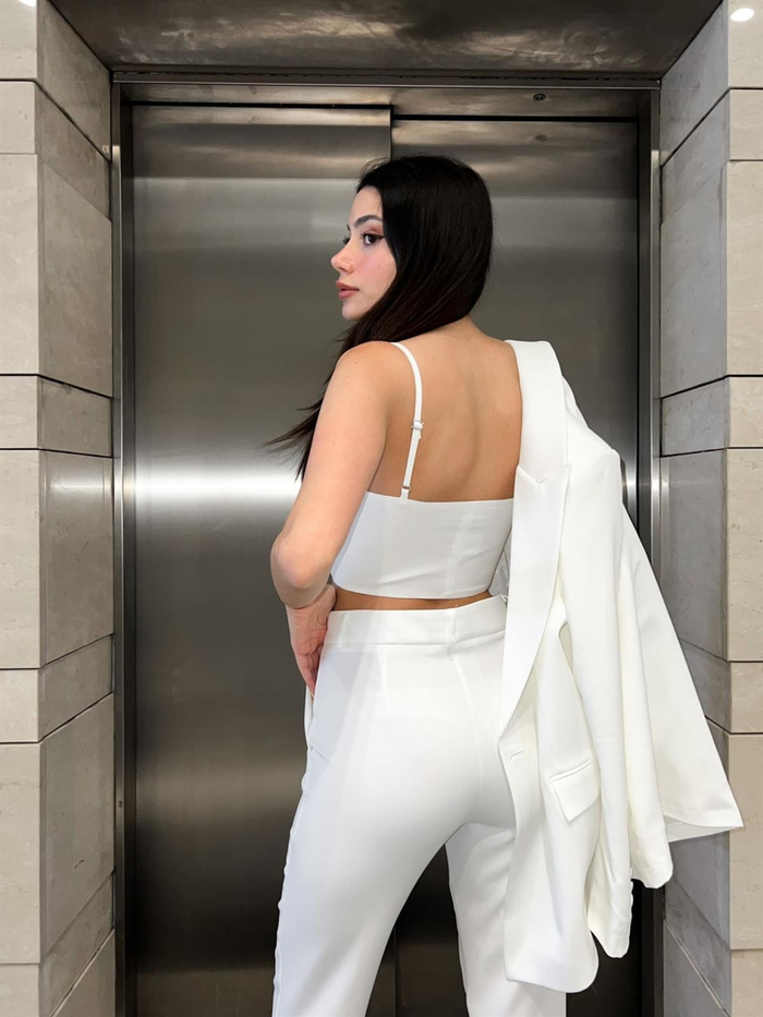 Beyaz Crop Blazer Pantolon Takım