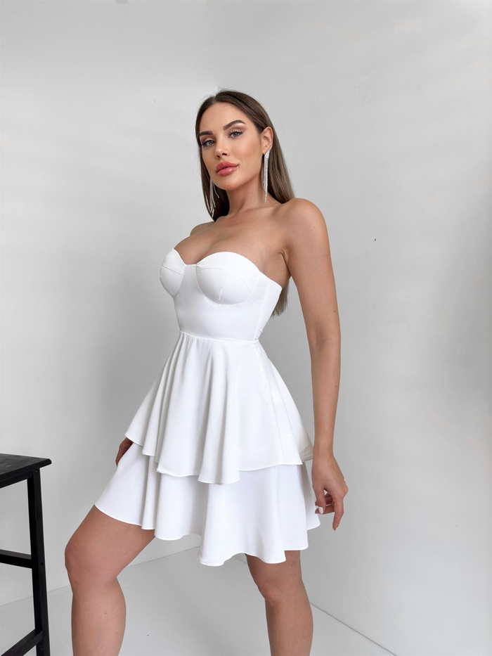 Beyaz Dekolte Volanlı Elbise