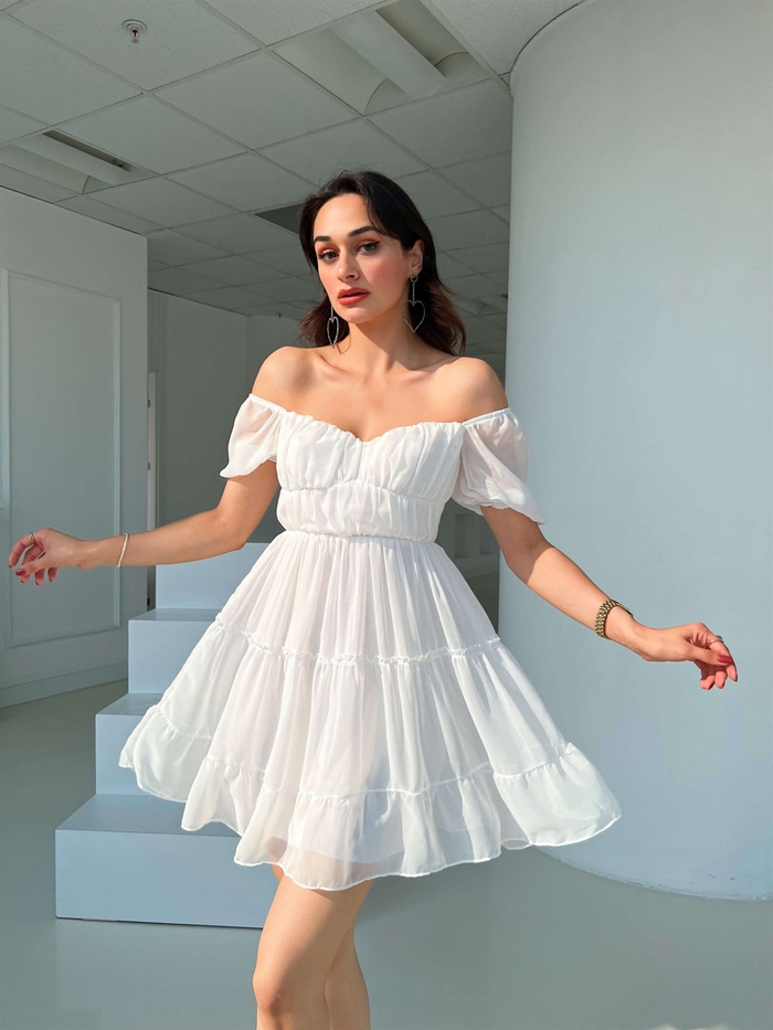 Beyaz Göğüs Drapeli Mini Elbise