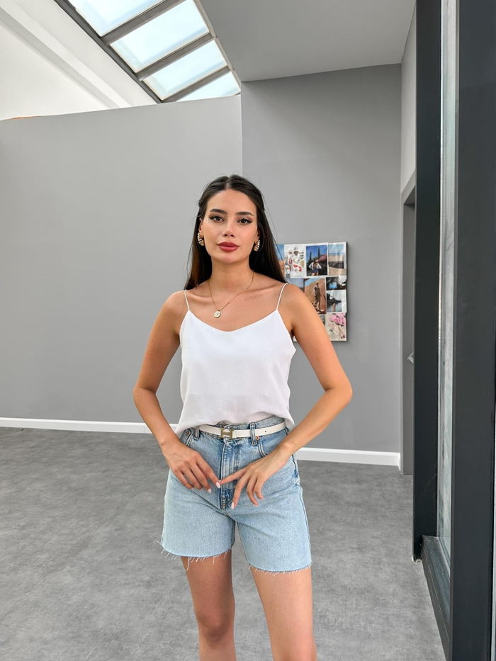 Beyaz İnce Askılı Keten Bluz