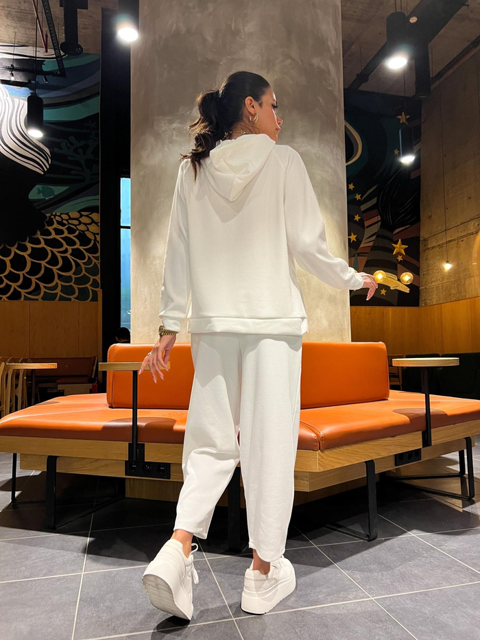 Beyaz Kapüşonlu Oversize Takım