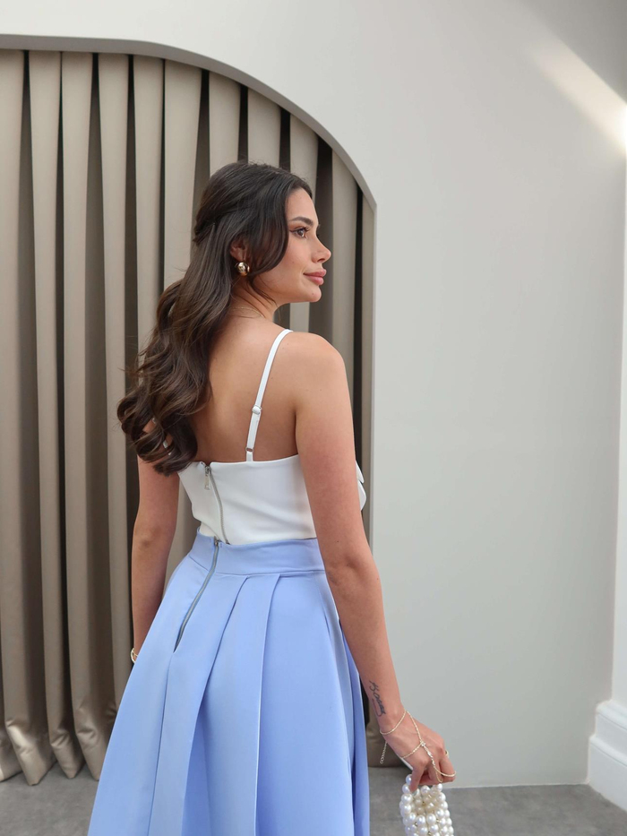 Beyaz Kurdele Detay Askılı Bluz