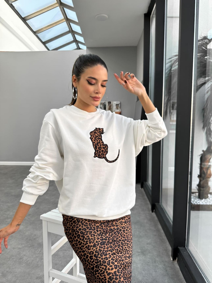 Beyaz Leo Nakışlı Sweat