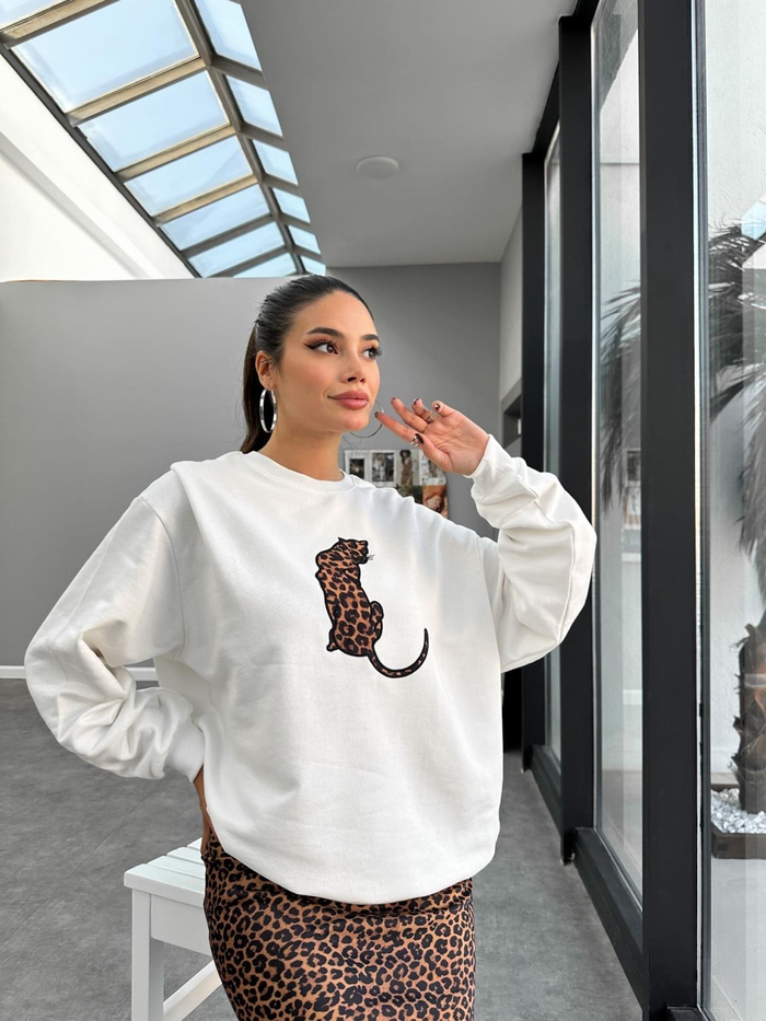 Beyaz Leo Nakışlı Sweat