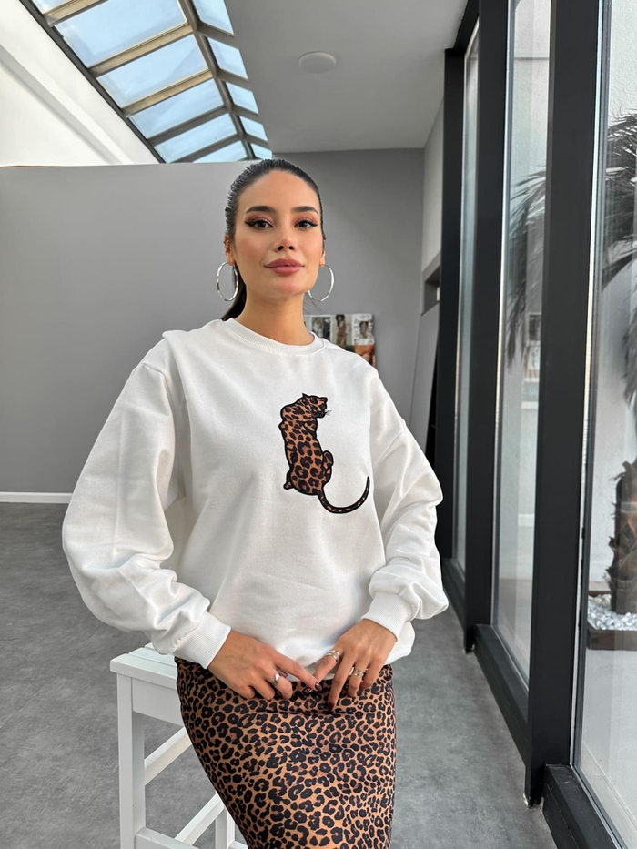 Beyaz Leo Nakışlı Sweat