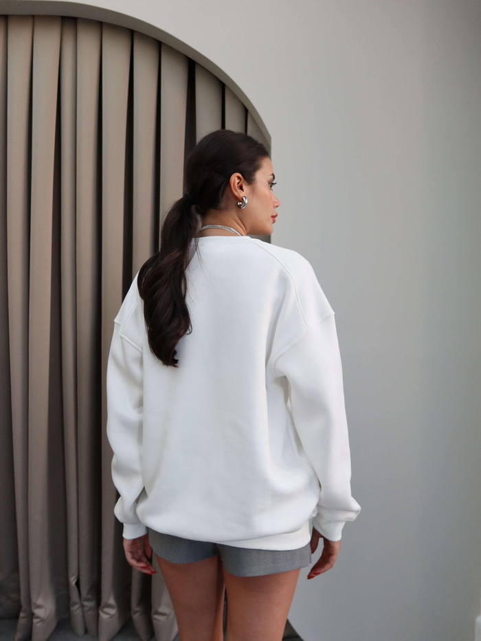 Beyaz Oversize Şardonlu Sweatshirt