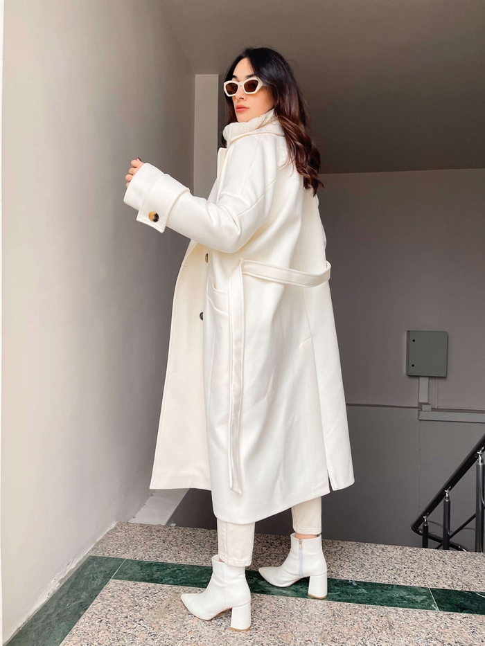 Beyaz Premium Kaşe Kaban