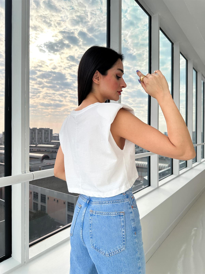 Beyaz Vatkalı Kısa Basic Tshirt