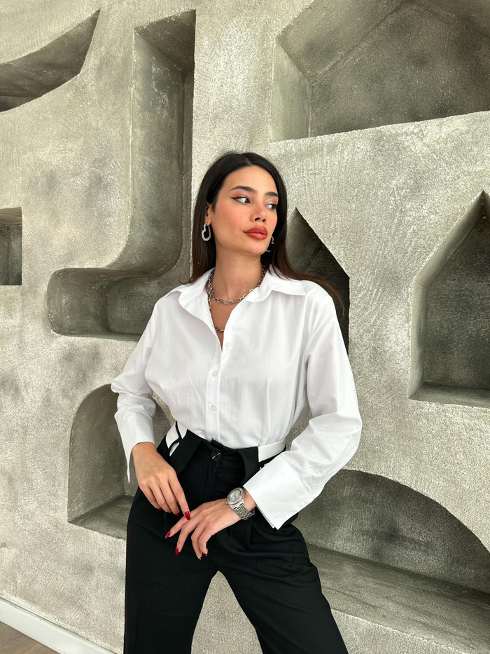 Beyaz Vatkalı Oversize Gömlek