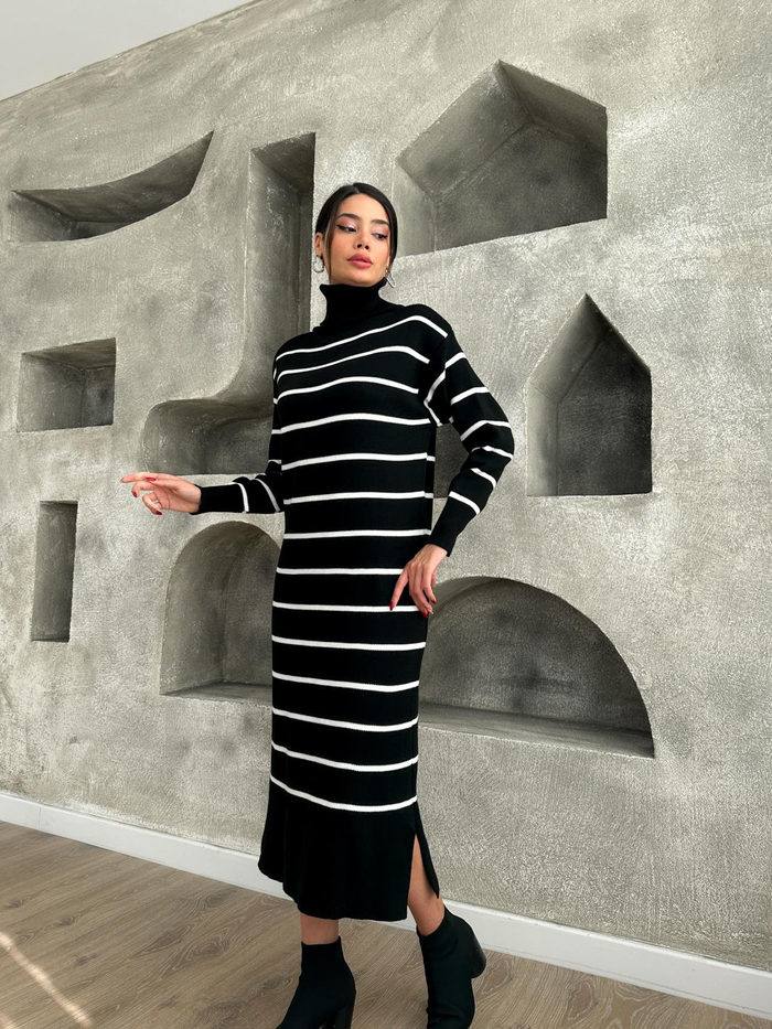 Boğazlı Yırtmaç Detail Triko Elbise