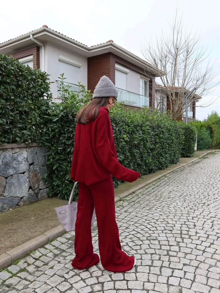 Bordo Dik Yaka Fermuarlı Rahat Triko Takım