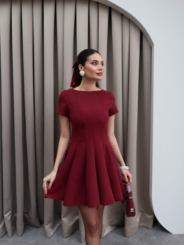 Bordo Oval Yaka Parçalı Elbise