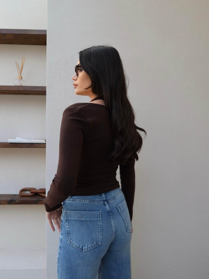 Boyundan Geçme Detaylı Bluz