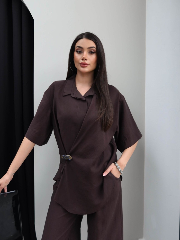 Broşlu Asimetrik Gömlek Pantolon Takım
