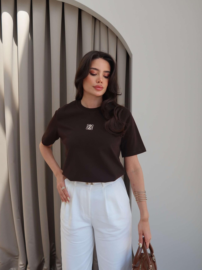 Broşlu Bisiklet Yaka T-Shirt