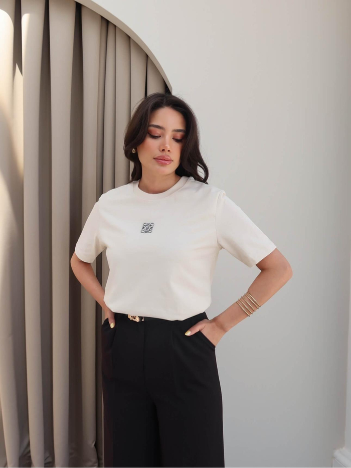 Broşlu Bisiklet Yaka T-Shirt