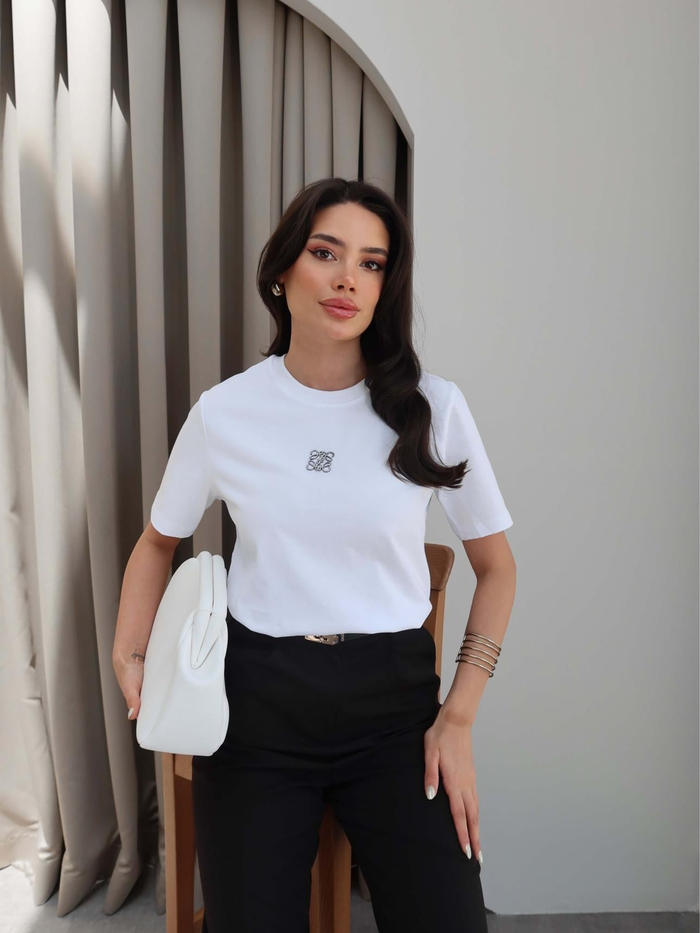Broşlu Bisiklet Yaka T-Shirt