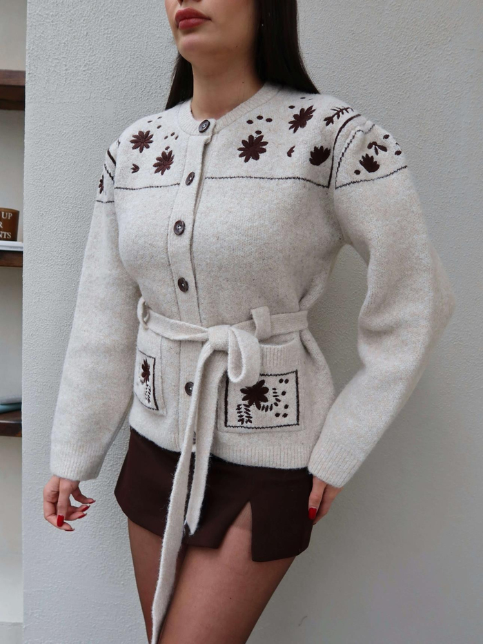 Çiçek Desen Kuşaklı Hırka