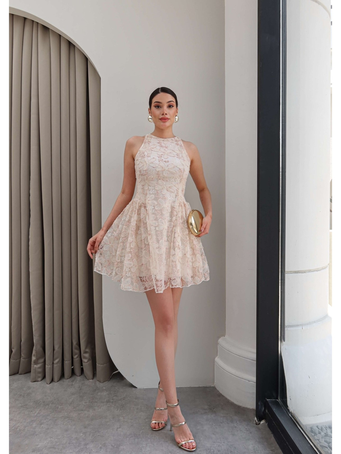 Çiçek İşlemeli Pullu Mini Elbise