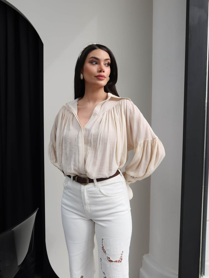 Çiçek İşlemeli Yüksek Bel Jean