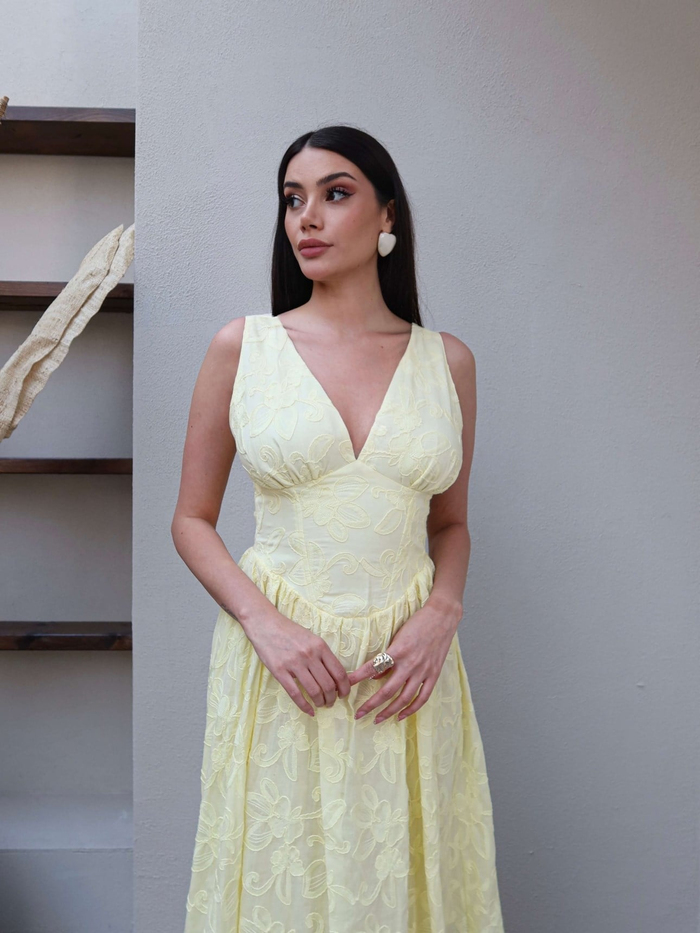 Çiçek Nakışlı Bel Korsajlı Midi Elbise