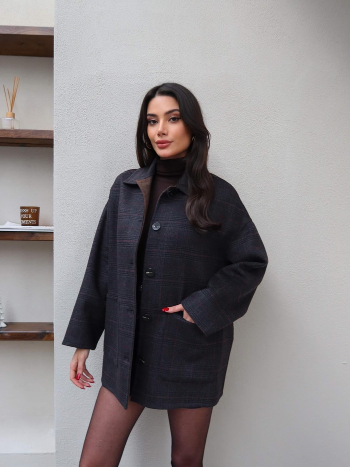 Çift Taraflı %100 Yün Kısa Kaban