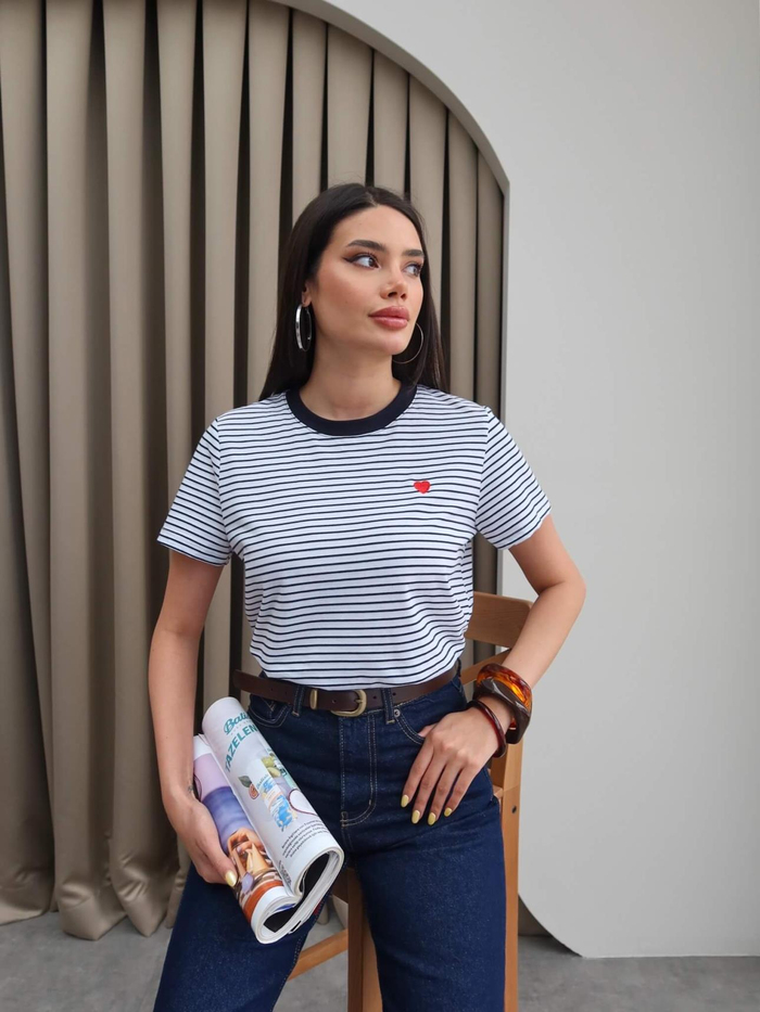 Çizgili Kalp Detaylı T-Shirt
