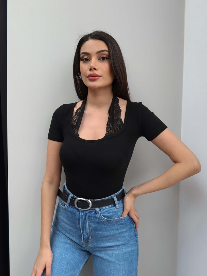 Dantel Boyun Geçmeli Tshirt