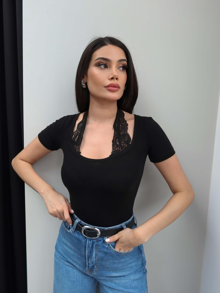 Dantel Boyun Geçmeli Tshirt