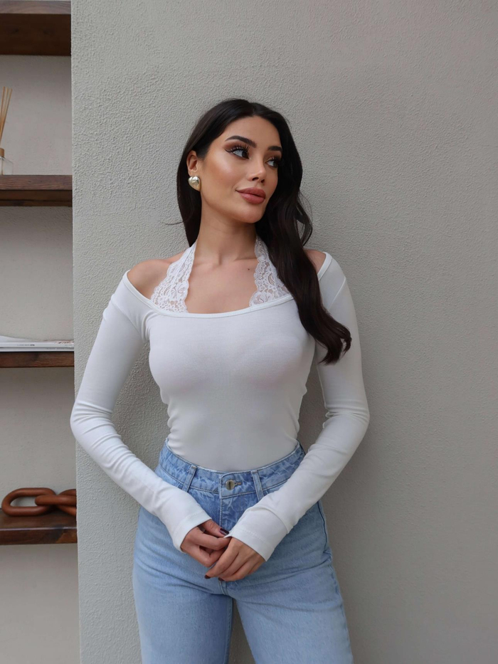 Dantel Boyundan Geçmeli Bluz