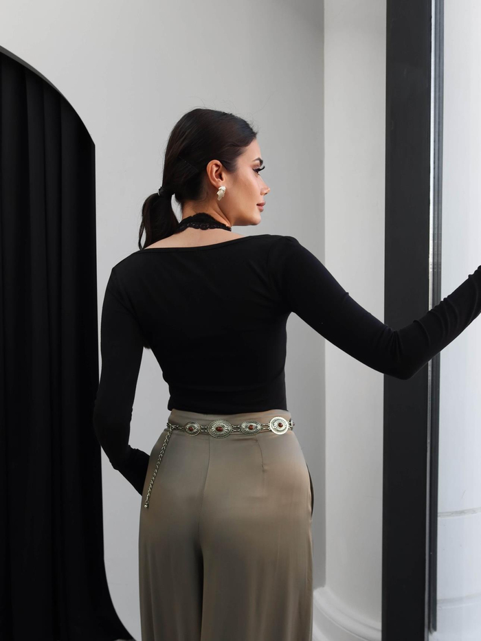 Dantel Boyundan Geçmeli Bluz