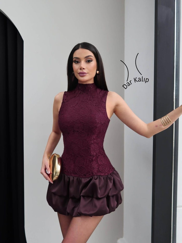 Dantel Detay Mini Şortlu Elbise