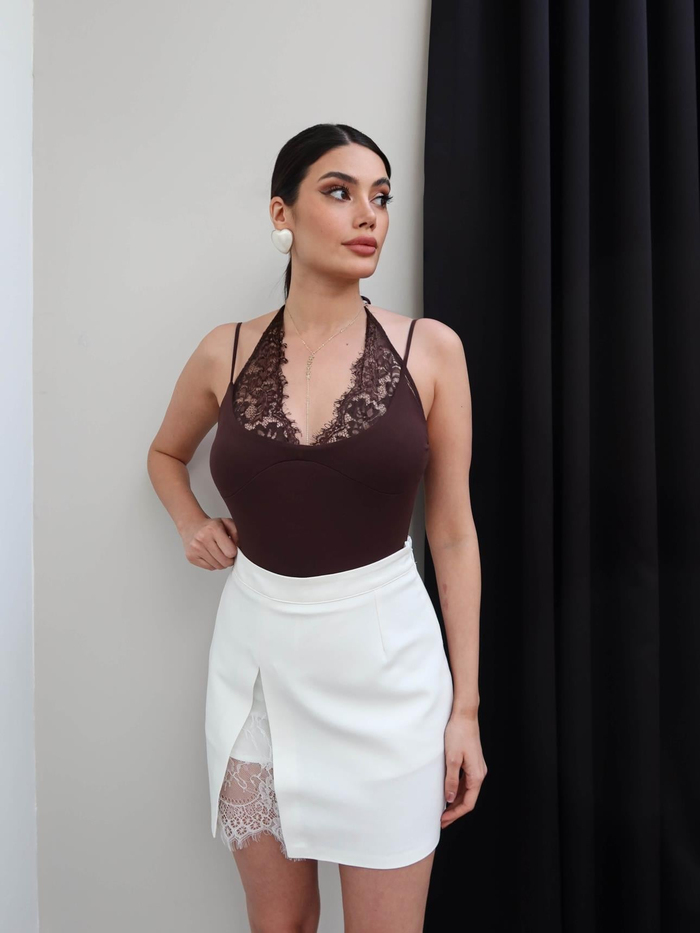 Dantel Yırtmaçlı Mini Şortlu Etek